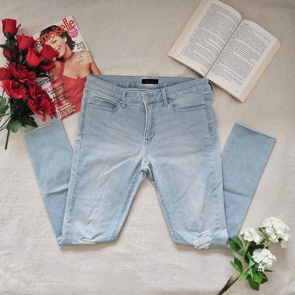 Uniqlo Ultra Stretch Distressed Skinny Jeans Light Wash 28